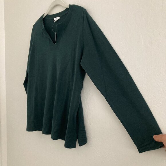 J Jill Sweater Escarole Green Long Sleeve V Neck Workwear Minimalist Classic NWT - Picture 3 of 11